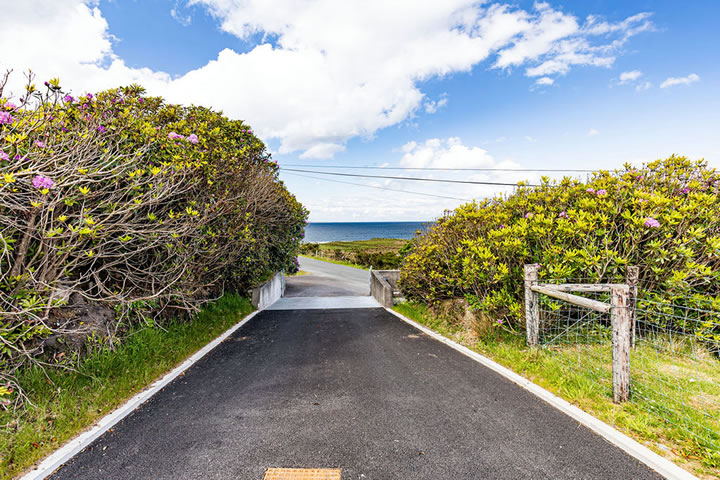 View down the drive at Golden Strand View cottage
